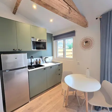 Apartman Logement Neuf, Equipe, Climatisation, Terrasse Au Calme, Velos, Proche Du Bourg Et De La Plage, Wifi, Linge Et Menage Compris