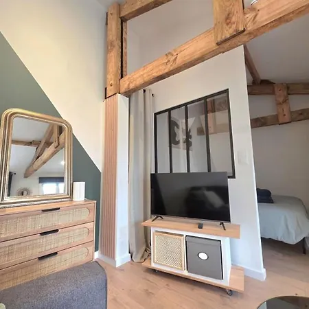 Logement Neuf, Equipe, Climatisation, Terrasse Au Calme, Velos, Proche Du Bourg Et De La Plage, Wifi, Linge Et Menage Compris Apartman